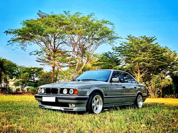 Dịch vụ thay Kính chắn gió xe BMW 525i tận nơi